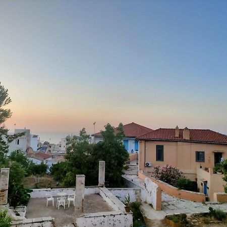 Οικογένειακο Διαμέρισμα Με Θέα 2 La Canea Esterno foto