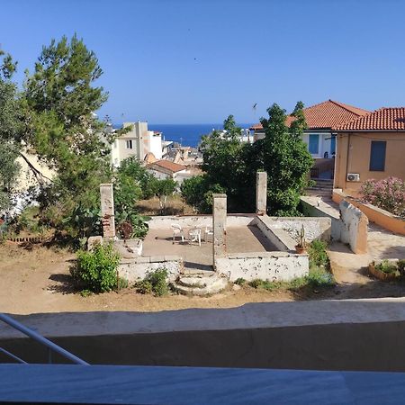Οικογένειακο Διαμέρισμα Με Θέα 2 La Canea Esterno foto